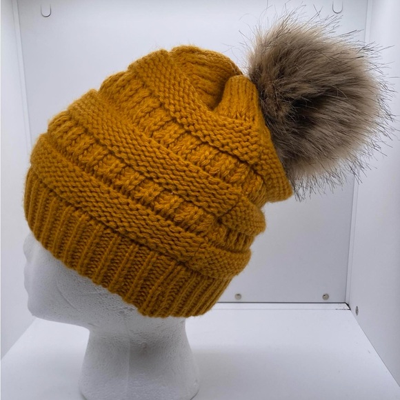 David and Young Pom Pom Beanie OS - Picture 4 of 6